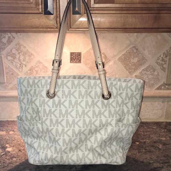 Michael Kors Handbags - Michael Kors Tote Bag